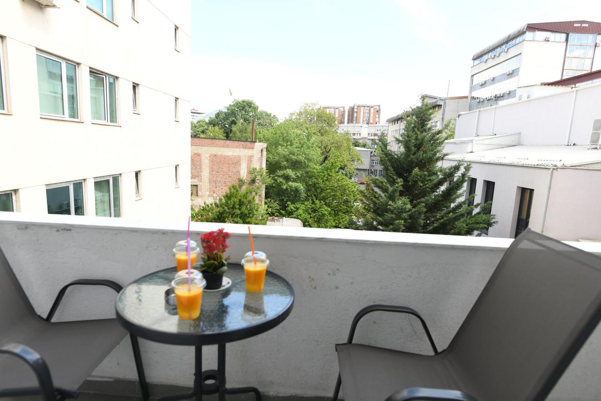 Cinema Vardar Apartment Skopje Eksteriør billede