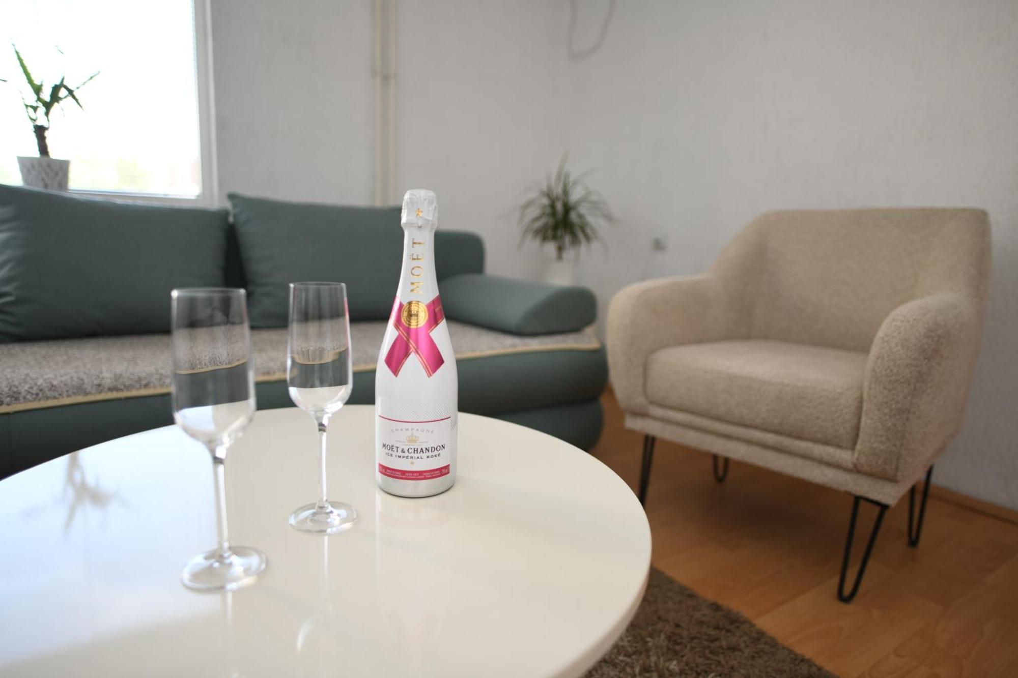 Cinema Vardar Apartment Skopje Eksteriør billede